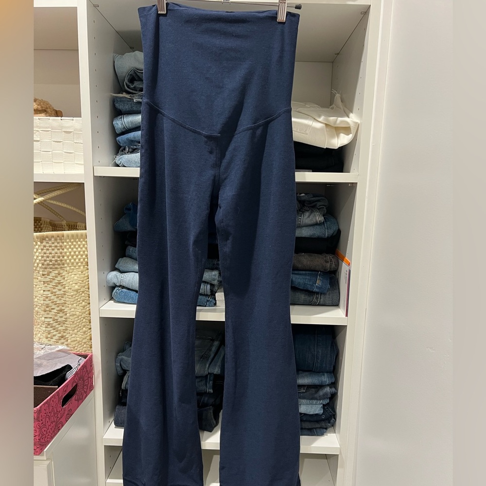 Beyond Yoga All Day Flare Maternity Pants - Picture 4 of 4